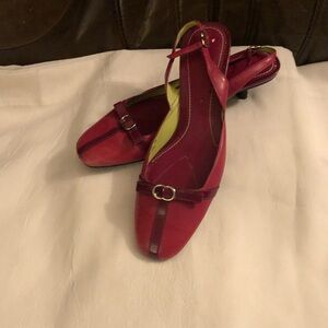Cole Haan women’s closed round-toe burgundy in color sandals, size 7 1/2 B